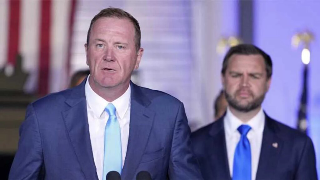 ‘Nobody’s going to ever hear of him again’: Dem predicts humiliated Schmitt is finished