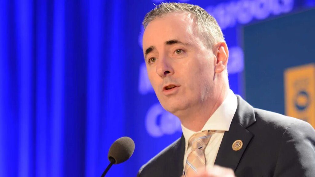 GOP candidate’s ads traced to felon turtle trafficker who went to his wedding: report