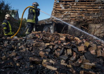 Russia pounds Ukraine with missiles and drones, killing 7 and targeting power grid