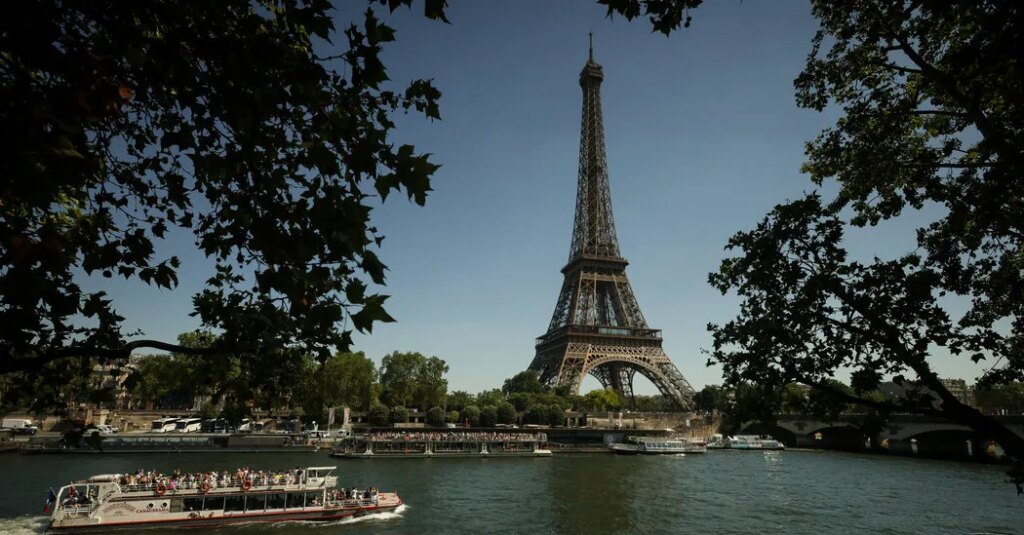 Eiffel Tower Chief Resigns After Female Staff Moved for Hindu Group’s Visit