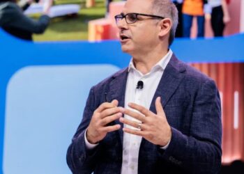 LinkedIn CEO says that job seekers are sending out 30% more applications than pre-pandemic—and it’s harder to ‘know who can actually do the job’