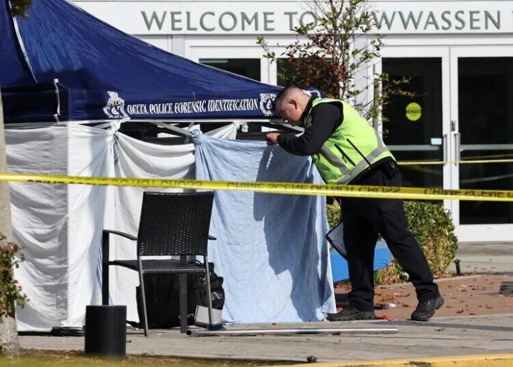 Driver Strikes 4 People Outside a Mall in British Columbia, Killing 2, Police Say