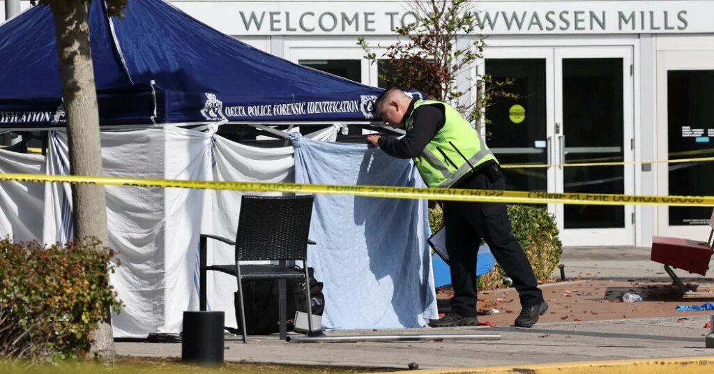 Driver Strikes 4 People Outside a Mall in British Columbia, Killing 2, Police Say