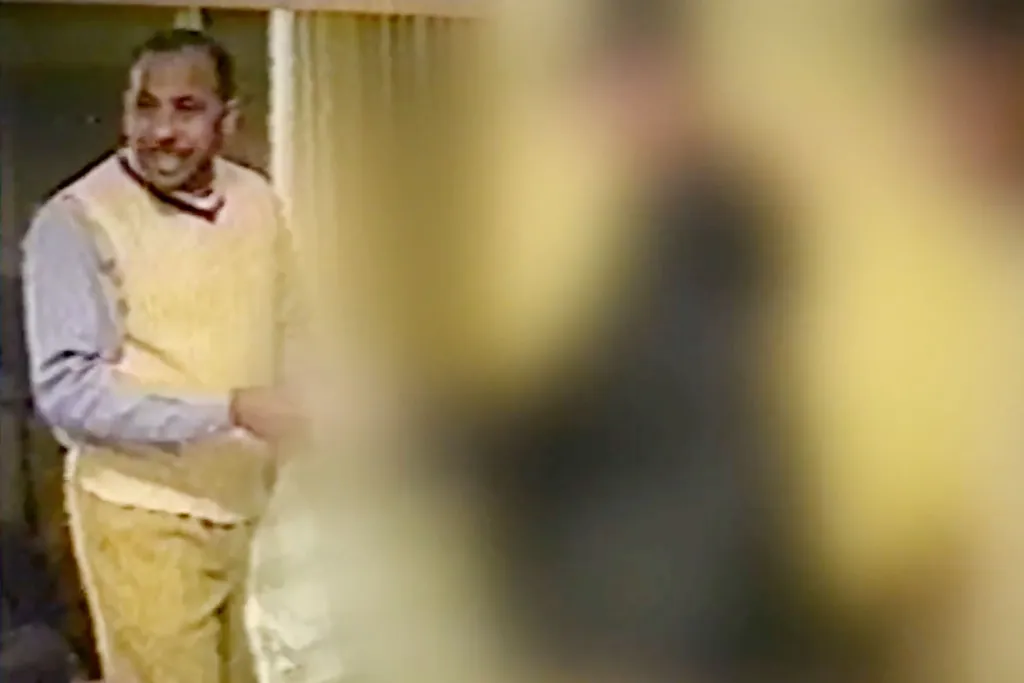 Omar al-Bayoumi hosts a gathering for Nawaf al-Hazmi and Khalid al-Mihdhar in 2000.