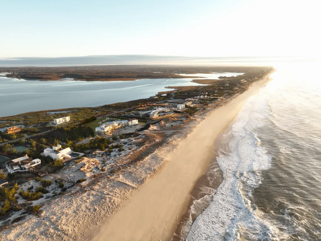Oceanfront parcels face additional FEMA and coastal rules, which makes it nearly impossible to assemble enough beachfront land for a house on the scale of Wills Point.