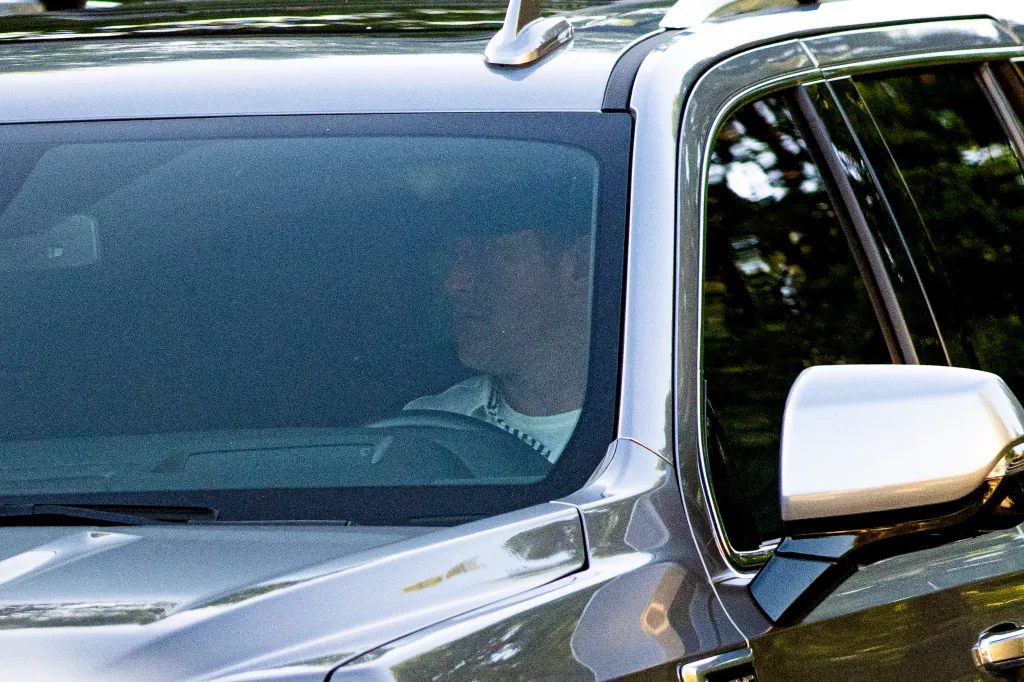 Kroy Biermann driving a car.