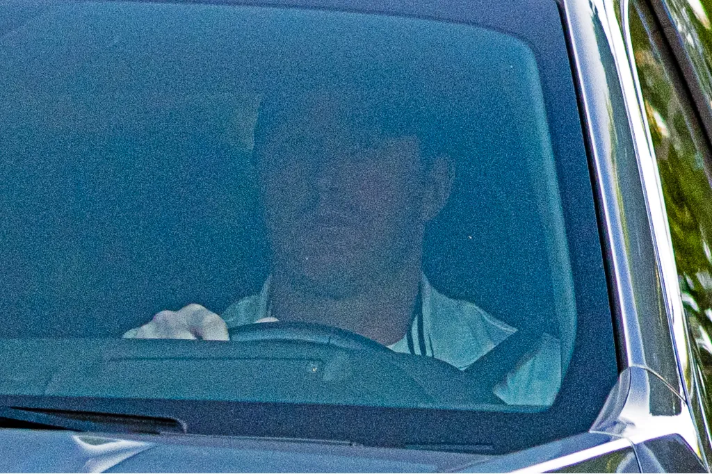 Kroy Biermann driving a car.