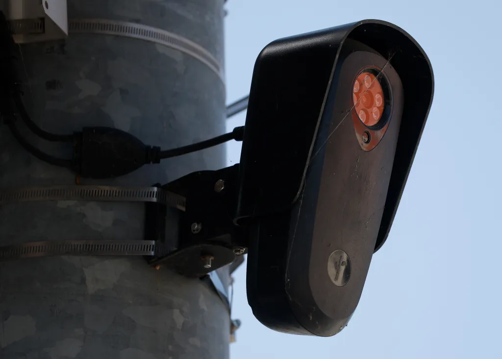 A Flock camera mounted to a pole in Glendale, California.