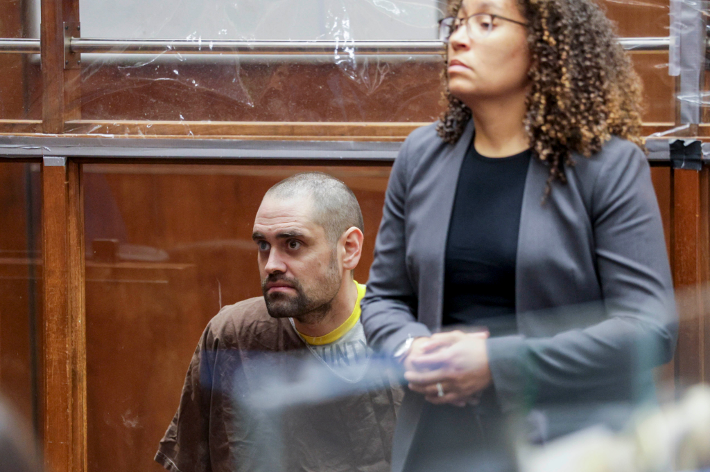 Nick Reiner with Deputy Public Defender Kimberly Greene during his arraignment.