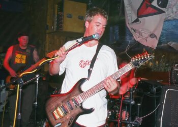 3 Songs From the 1990s That Make Me Feel Better About Being a Homebody
