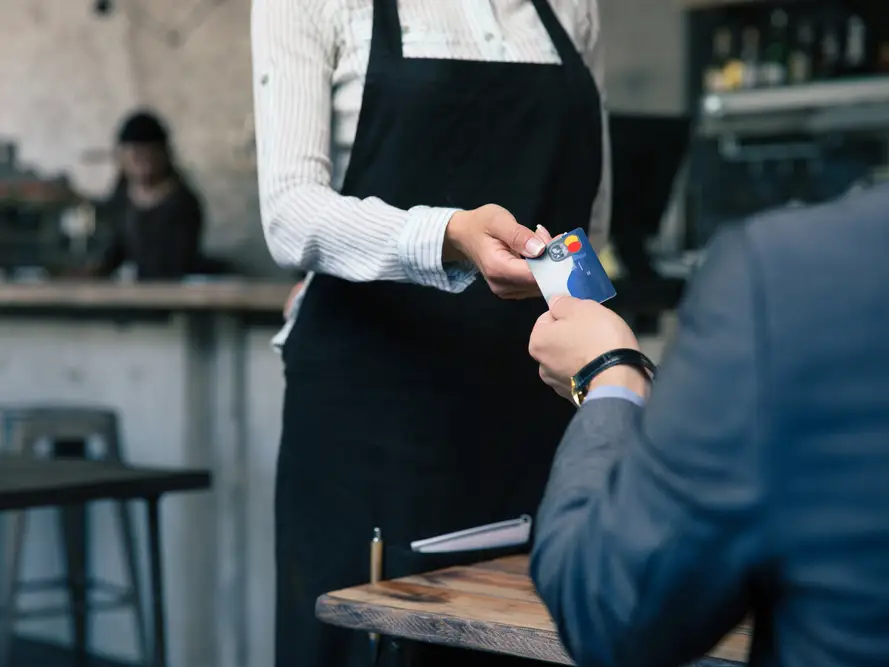 restaurant bill credit card paying