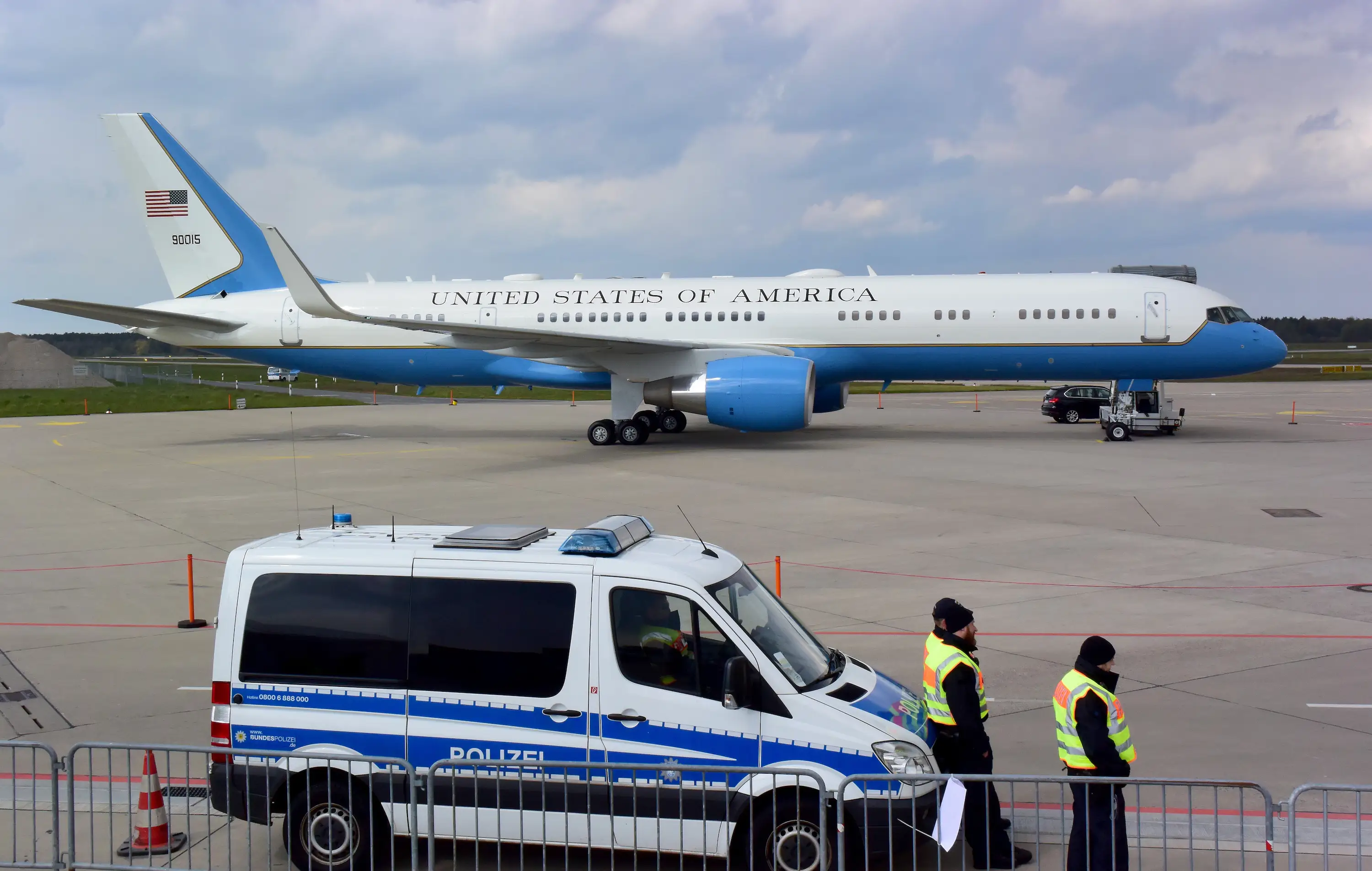 Boeing 757 C32