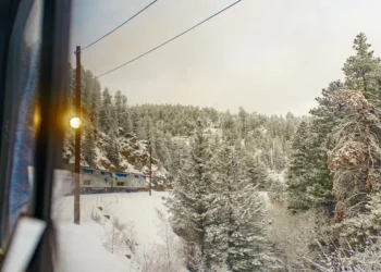 I took a 15-hour Amtrak train from Colorado to Utah. Here’s how I spent every hour, from boarding to bedtime.