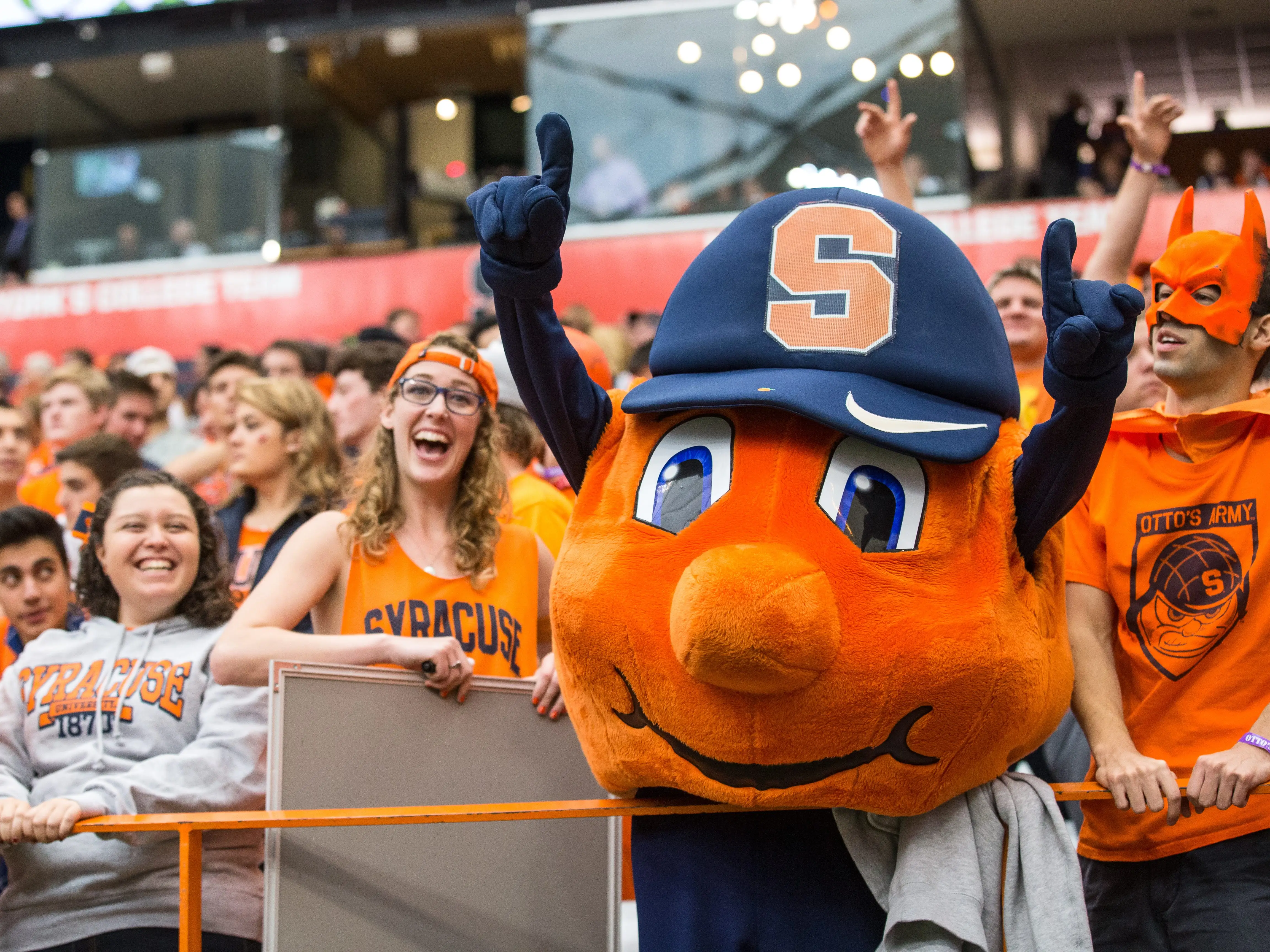 Syracuse University students