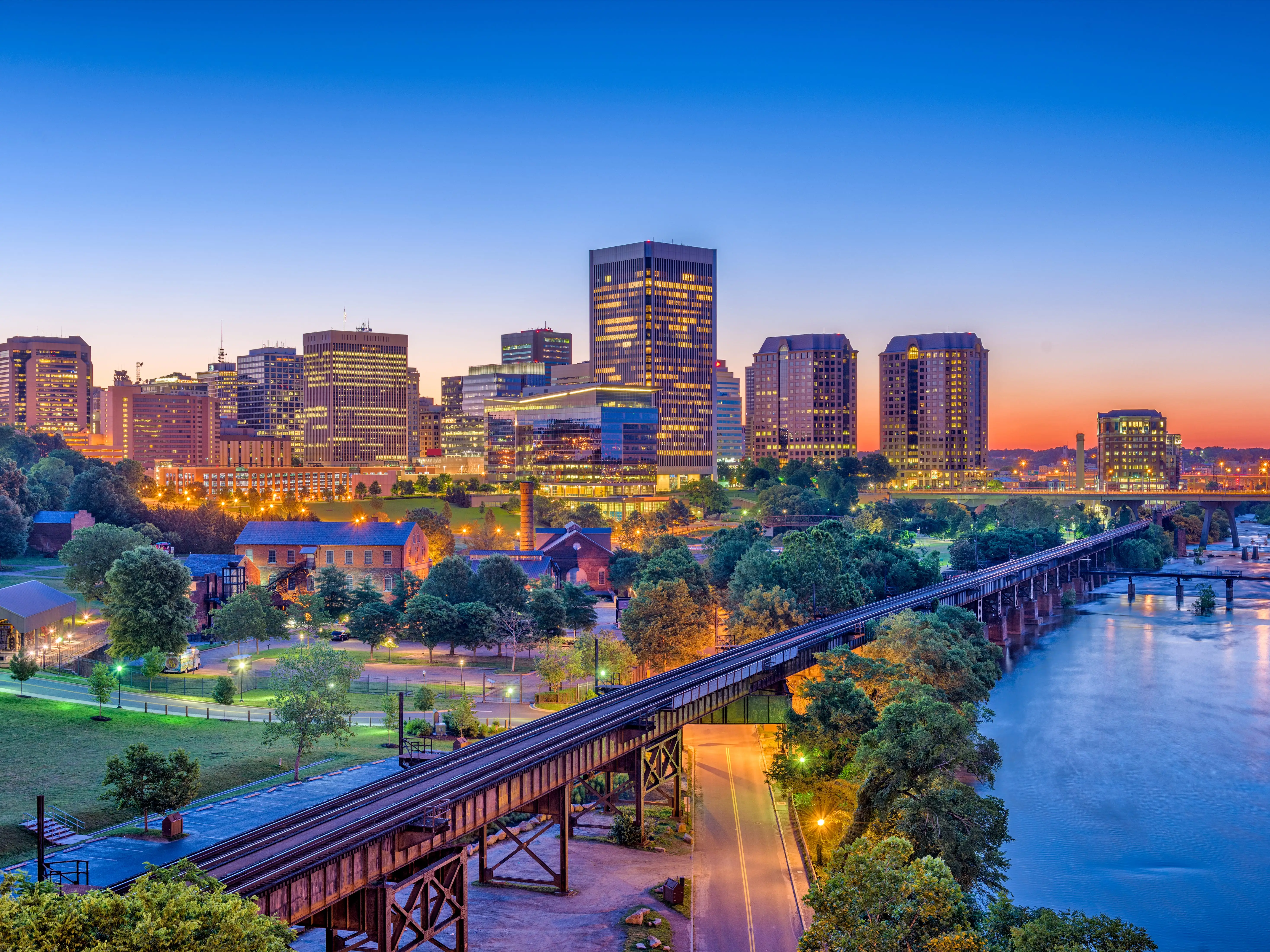 Richmond, Virgina, USA downtown skyline.