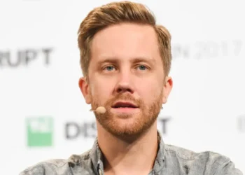 Anthropic’s Tom Blomfield says his new coworkers are a ‘hyper-earnest group of meganerds’ with a ‘lack of ego’