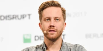 Anthropic’s Tom Blomfield says his new coworkers are a ‘hyper-earnest group of meganerds’ with a ‘lack of ego’