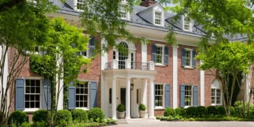 Inside Jackie Kennedy Onassis’ luxurious homes, from sprawling estates to full-floor apartments