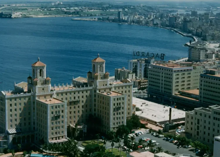 THEN AND NOW: Photos show how Cuba went from a 1950s tourist destination to a country plagued by blackouts