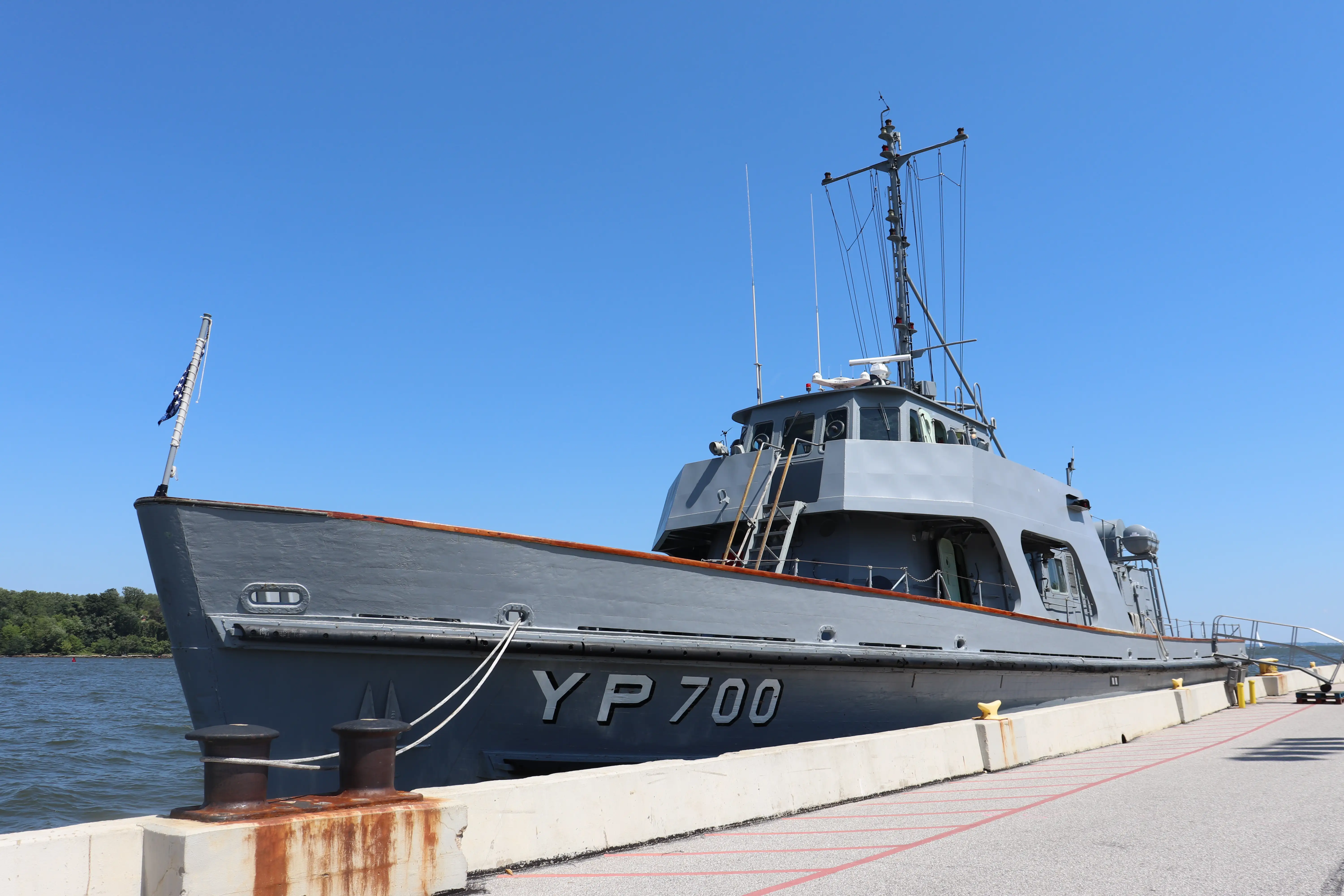 YP 700.