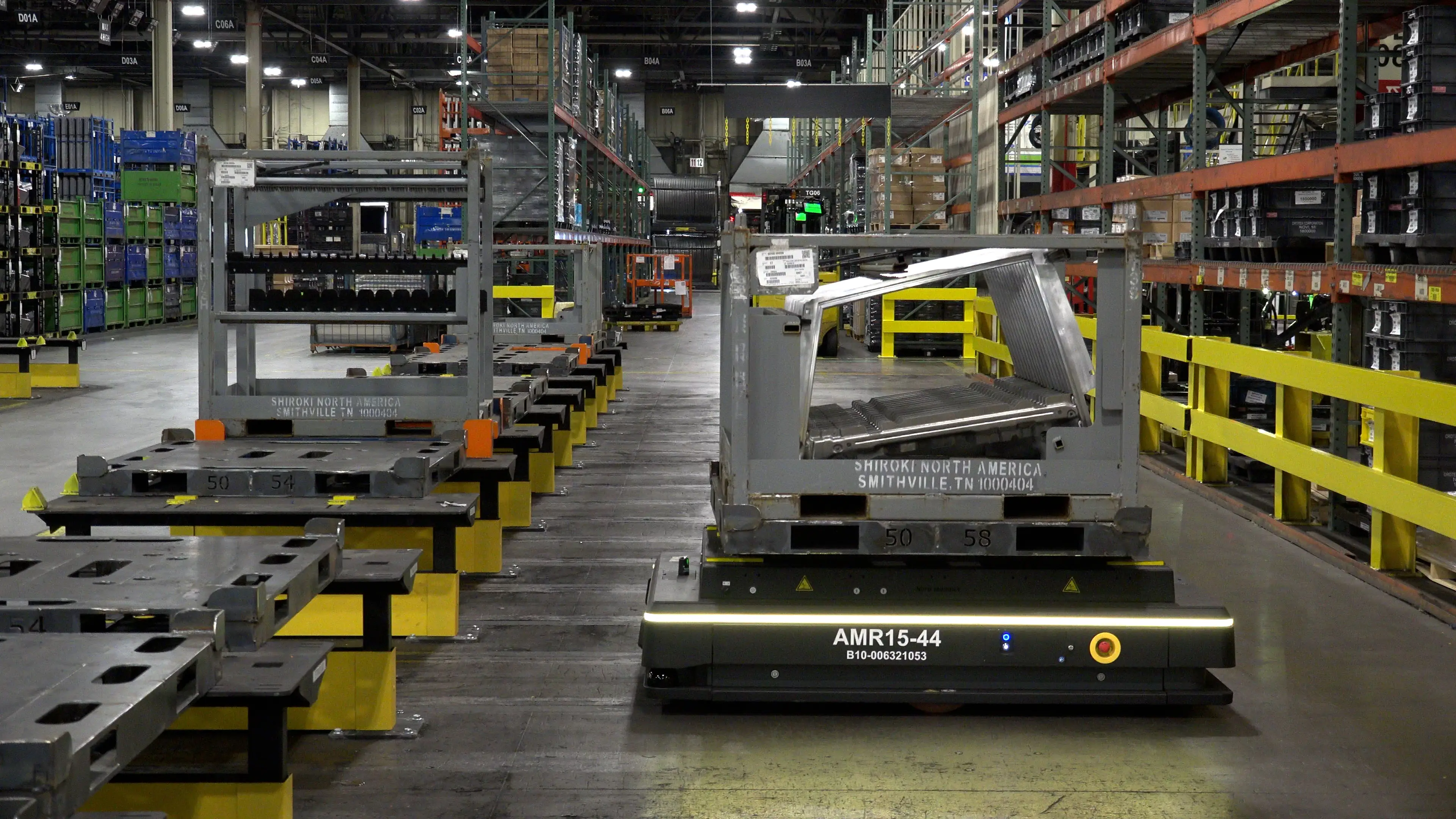 A Rockwell Automation OTTO AMR moves a large vehicle component through the Smyrna, Tennessee, Nissan assembly plant.