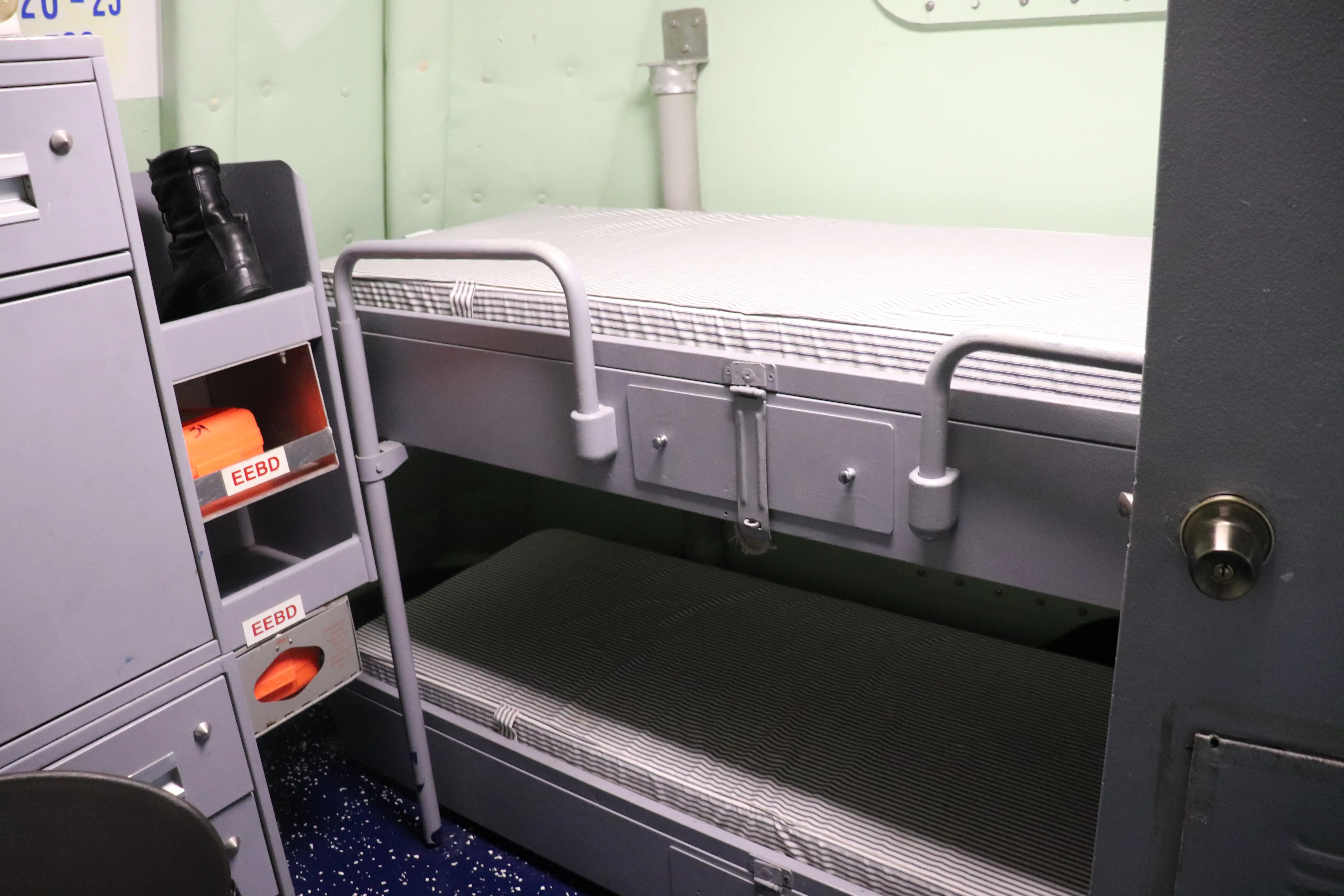 The craftmasters' stateroom on board YP 700.
