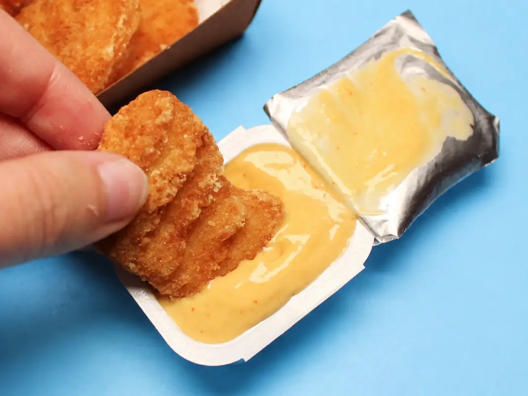 burger king nuggets on blue background
