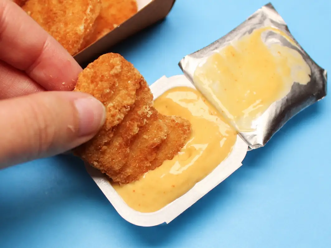 burger king nuggets on blue background