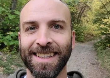 I’m a senior principal engineer. I use AI at work, but some tasks you should do from scratch — here’s how I decide.