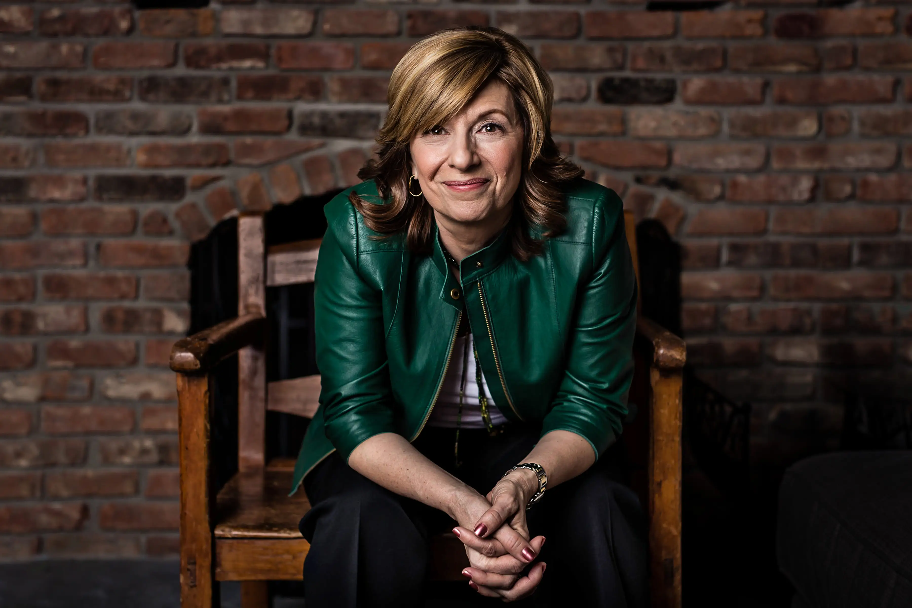 Pam Manfredo Curtis headshot