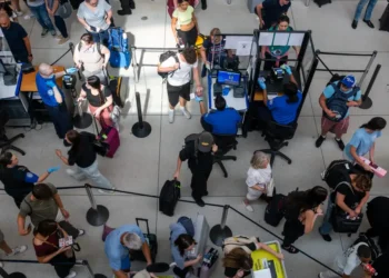 The US airports with the longest and shortest security wait times — ranked