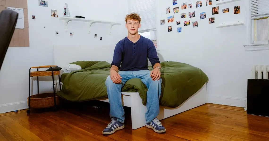 He moved from the Netherlands to NYC for love. Here’s how he lives on $580 a week.