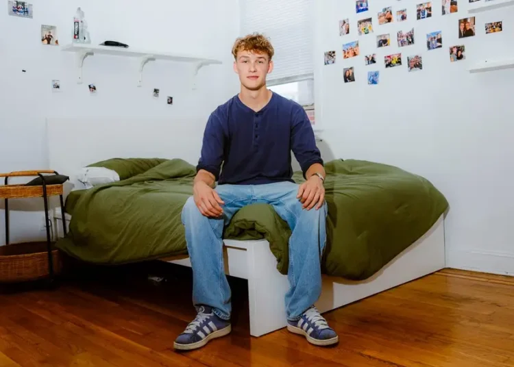 He moved from the Netherlands to NYC for love. Here’s how he lives on $580 a week.