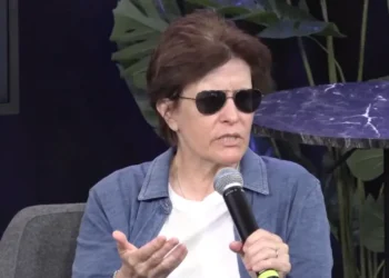 When to quit your job and go solo, according to media mogul Kara Swisher