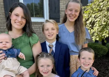 I let my 5-year-old walk half a mile alone. Four days later, there was a warrant for my arrest.