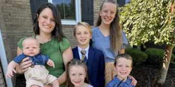 I let my 5-year-old walk half a mile alone. Four days later, there was a warrant for my arrest.