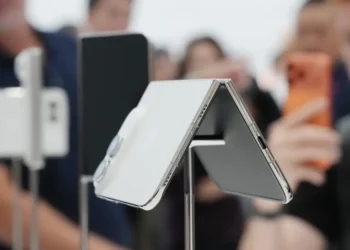 Will Apple convince people to actually buy a foldable phone?