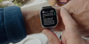 The new Apple Watch can listen in on your conversations and take notes. That makes me feel weird.