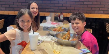 I’m a divorced mom who takes my kids out to eat 4 times a month. It’s expensive, but worth it.