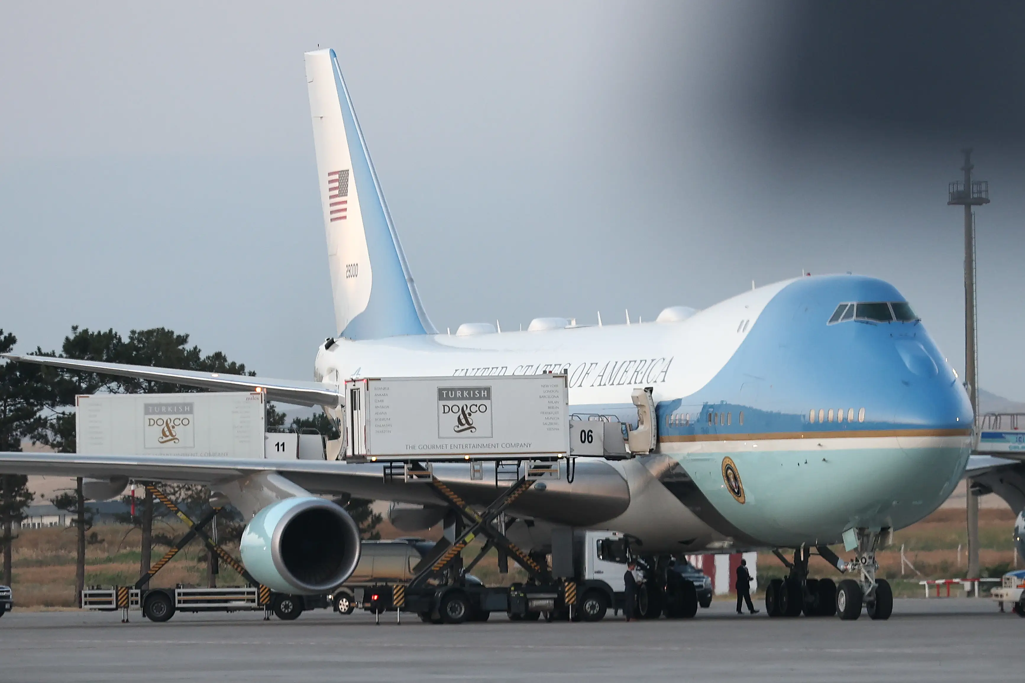 Air Force One sits on the tarmac with an airport catering container adjacent to the body of the aircraft on July 08, 2026 in Ankara, Turkey.