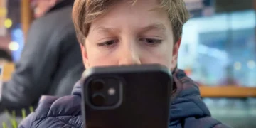 Apple’s iOS 27 lets parents police more of what kids do on their iPhones