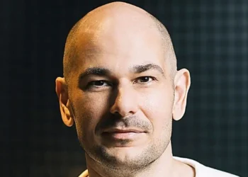This tech founder says prompting AI agents is a lot like managing people