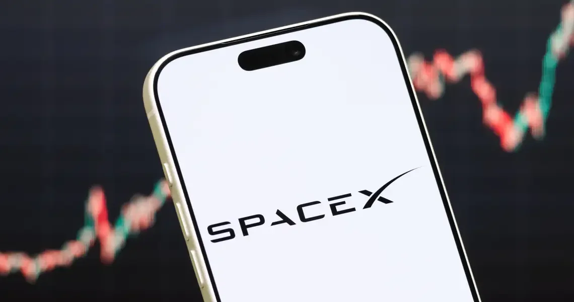 Elon Musk’s companies ordered to explain why they dropped antitrust claims against Apple