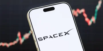 Elon Musk’s companies ordered to explain why they dropped antitrust claims against Apple