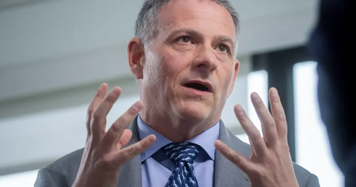 Billionaire investor David Einhorn says younger people are too ‘impatient’ to build wealth or buy a house