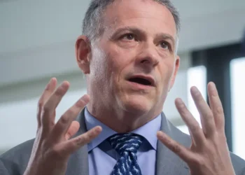 Billionaire investor David Einhorn says younger people are too ‘impatient’ to build wealth or buy a house