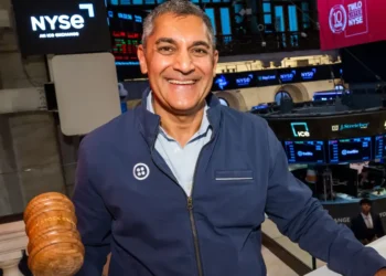 The CEO who leads one handwritten note at a time
