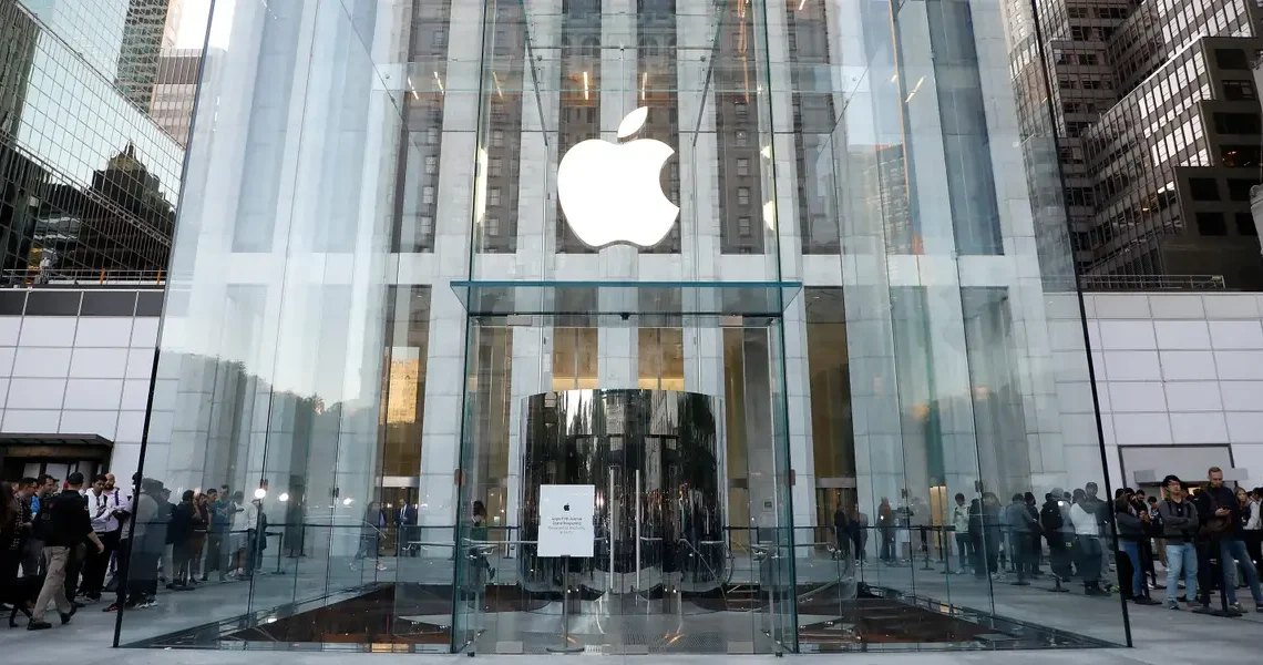 Apple Store pioneer Ron Johnson on the iPhone Duo, working with Steve Jobs, and leading with kindness