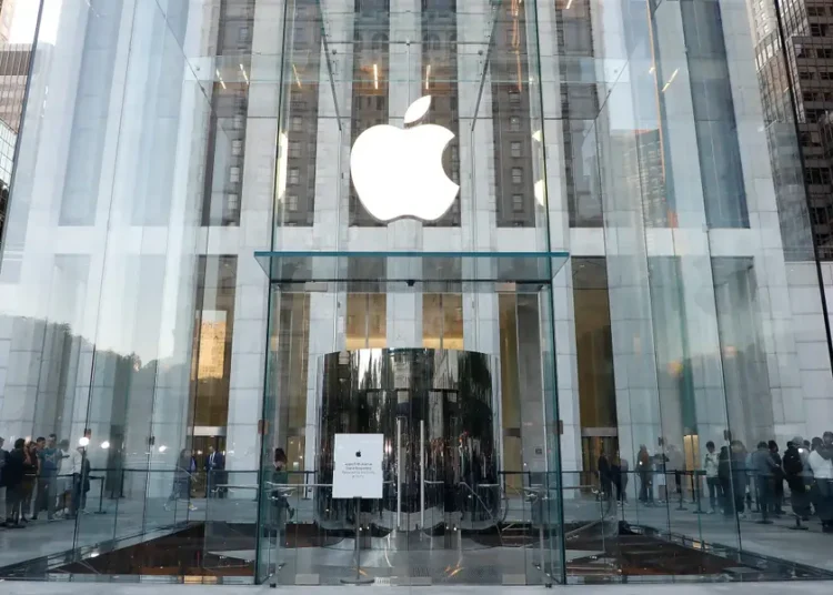Apple Store pioneer Ron Johnson on the iPhone Duo, working with Steve Jobs, and leading with kindness