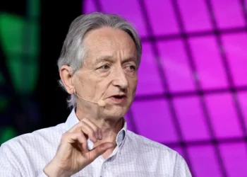 The ‘Godfather of AI’ backs a new watchdog plan to track OpenAI and Anthropic’s AI risks from the inside